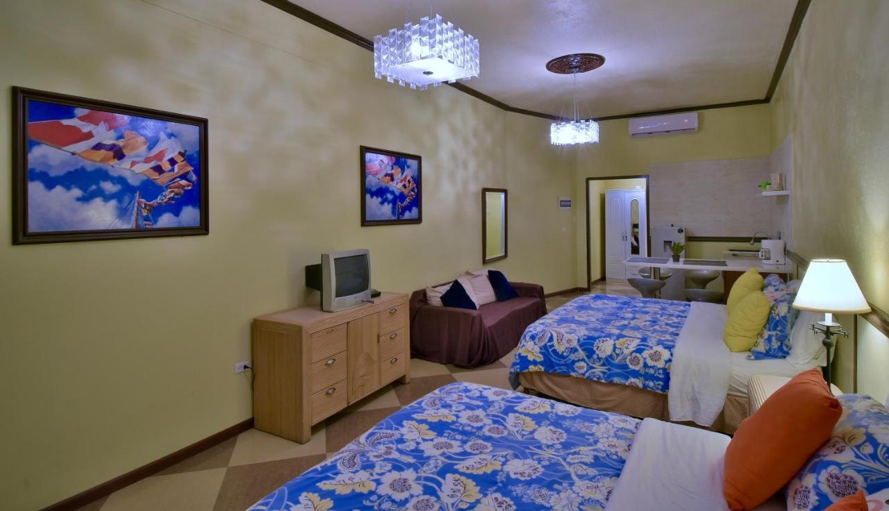 Pista Q Hostel And Apartments Ораниестад Екстериор снимка