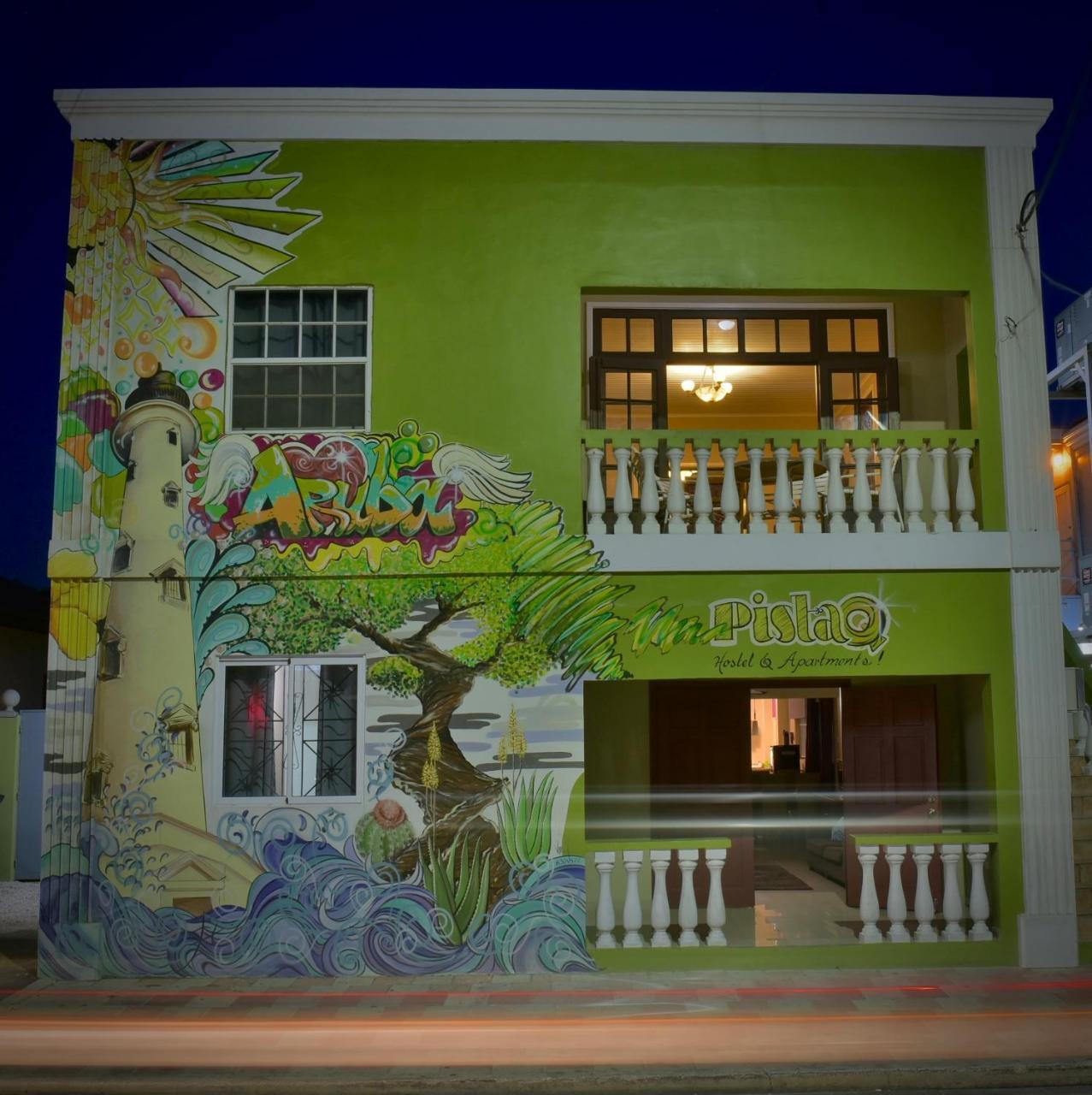 Pista Q Hostel And Apartments Ораниестад Екстериор снимка